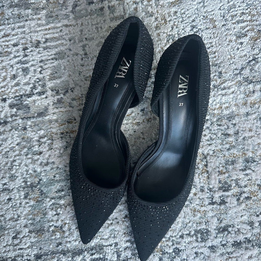 Zara Women's Elegant Black Studded heels